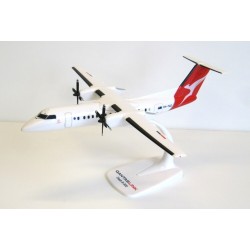 PPC 1/100 QANTAS DASH-8-300 PLASTIC SNAP-FIT MODEL
