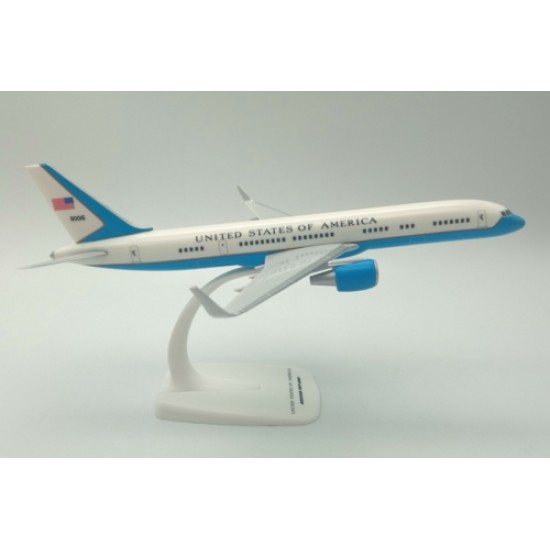 PPC 1/200 USAF B757-200 PLASTIC SNAP-FIT MODEL