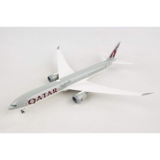 1/200 QATAR BOEING 777-9 WITH GEAR AND FLEX