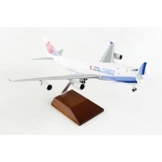 SKR1117 - 1/200 CHINA B747-400F SCALE WITH GEAR AND OPENING DOORS