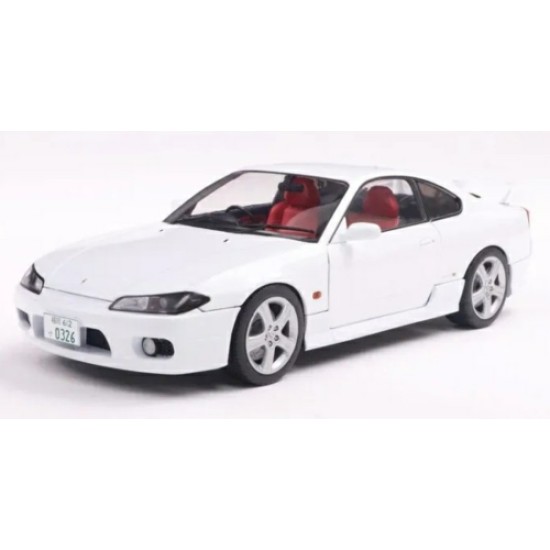 SOL1812201 - 1/18 NISSAN SILVIA S15 SPEC-R AERO ASPEN WHITE 1999
