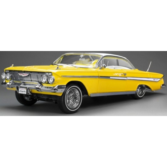 SUNH2112 - 1/18 CHEVROLET IMPALA HARD TOP LOWRIDER 1961 YELLOW W/MOVABLE SUSPENSION SUNH2112 - 1/18 CHEVROLET IMPALA HARD TOP LOWRIDER 1961 YELLOW W/MOVABLE SUSPENSION