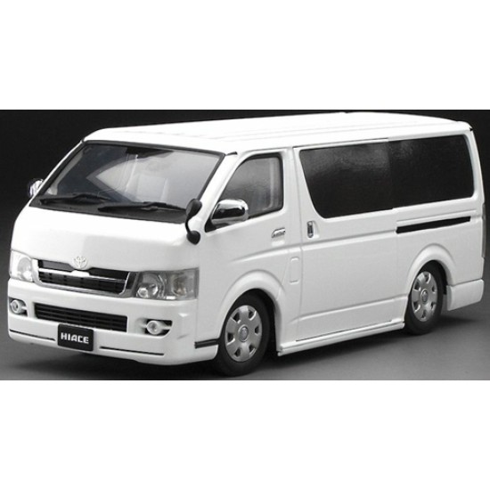 SUNH51011 - 1/24 TOYOTA H200 HIACE VAN SUPERGL WHITE