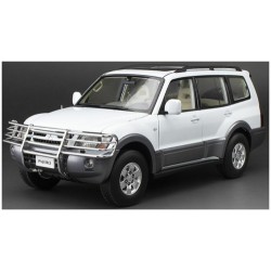 SUNH5833 - 1/18 MITSUBISHI PAJERO V73 WHITE (NEW TOOLING) SUNH5833 - 1/18 MITSUBISHI PAJERO V73 WHITE (NEW TOOLING)