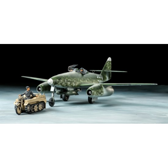 1/48 MESSERSCHMITT ME262 A-2A W/KETTENKRAFTRAD (PLASTIC KIT) 25215