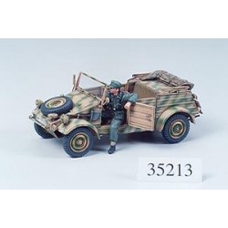 1/35 GERMAN KUBELWAGEN TYPE 82 (PLASTIC KIT) 35213
