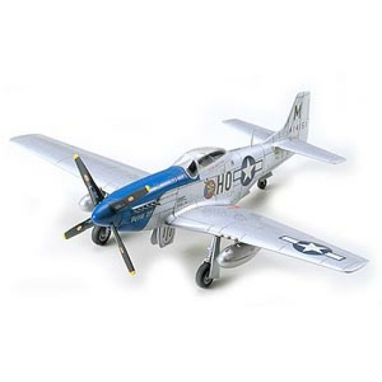 1/72 NORTH AMERICAN P-51D MUSTANG 60749