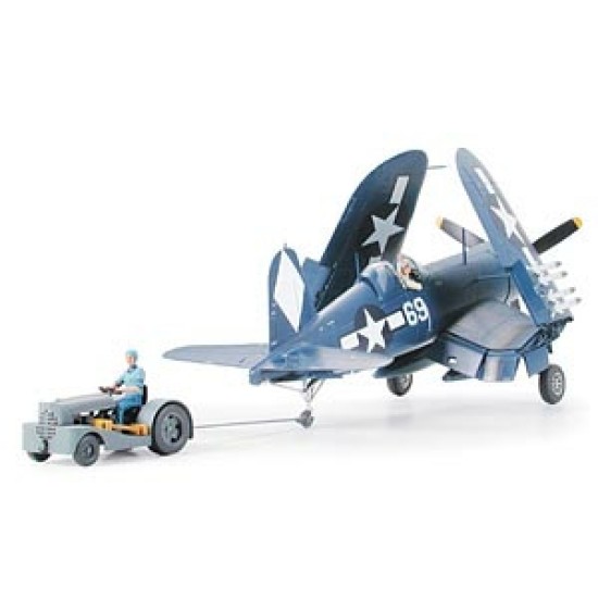 1/48 CORSAIR F4U-1D WITH MOTO TUG (PLASTIC MODEL KIT) 61085