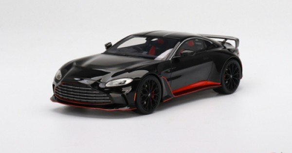 1/18 ASTON MARTIN V12 VANTAGE JET BLACK TS0452