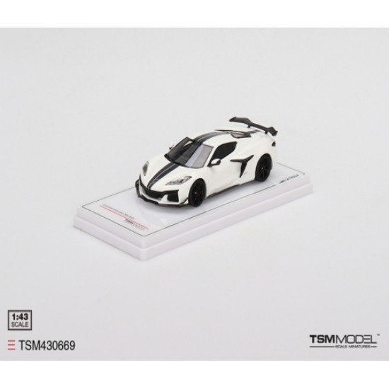 1/43 CHEVROLET CORVETTE Z06 2023 ARCTIC WHITE