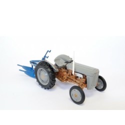 1/32 FERGUSON FE 35 WITH RANSOMES TS 59 PLOUGH SET UH7126