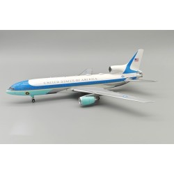 1/200 AIR FORCE ONE TRISTAR B-1011-USAF WITH STAND LIMITED 120 MODELS
