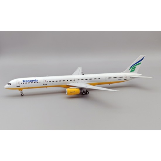 1/200 TRANSAVIA AIRLINES 757-330 B-ABOF WITH STAND LTD WB753BOF