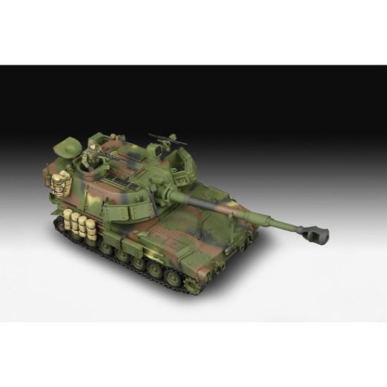 1/72 M109A6 PALADIN (PLASTIC KIT)