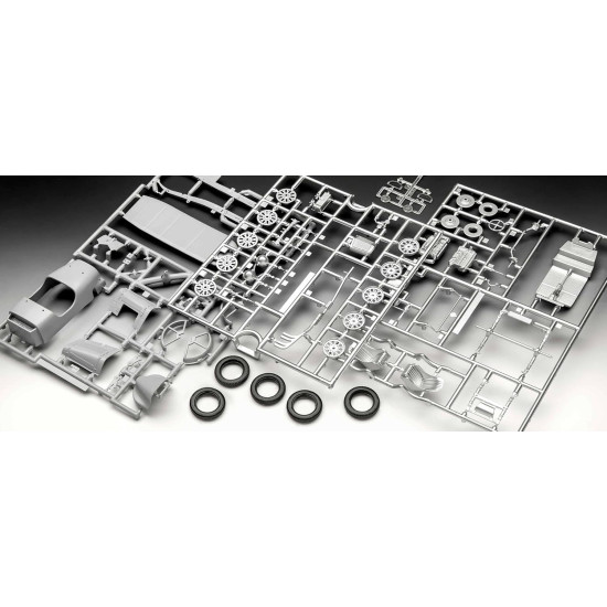 1/32 ASTON MARTIN ULSTER (REVELL CLASSICS) (PLASTIC KIT) 07751
