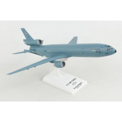 1/200 USAF KC-10 TANKER McQUIRE AFB (SNAP-FIT MODEL) SKR534