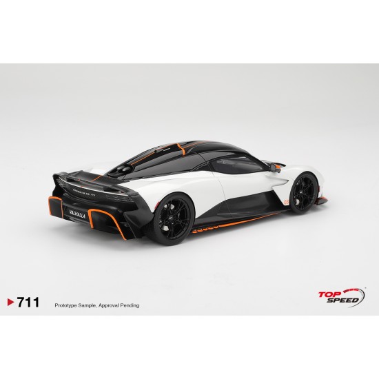 1/18 ASTON MARTIN VALHALLA LUNAR WHITE