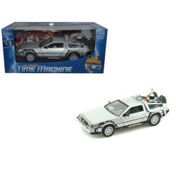 1/24 BACK TO THE FUTURE II DELOREAN
