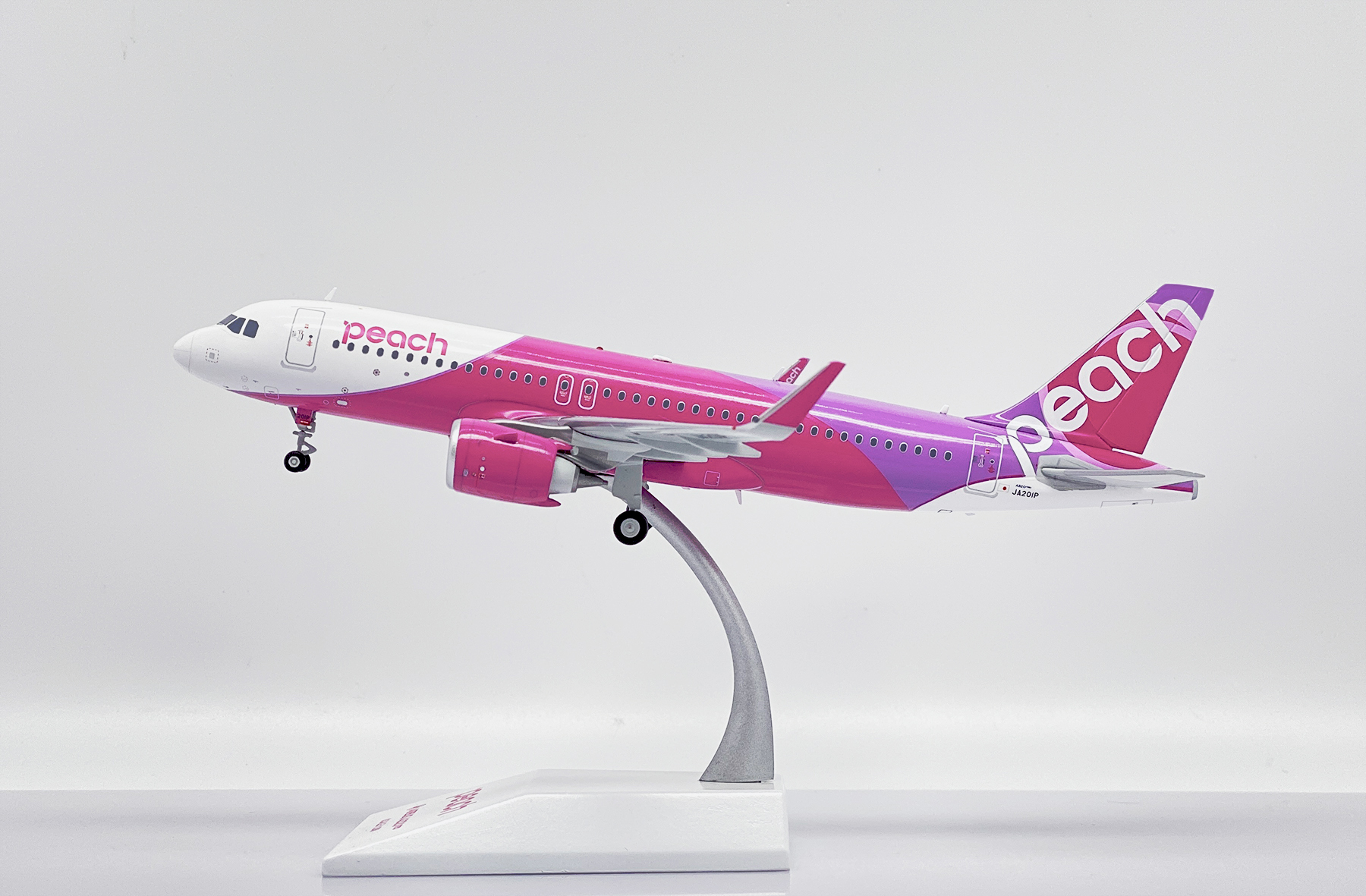 航空機・ヘリコプター 1/200 Gemini200 peach Airbus A320 1/200 PEACH AVIATION AIRBUS A320NEO JA201P WITH STAND EW232N005 | eBay